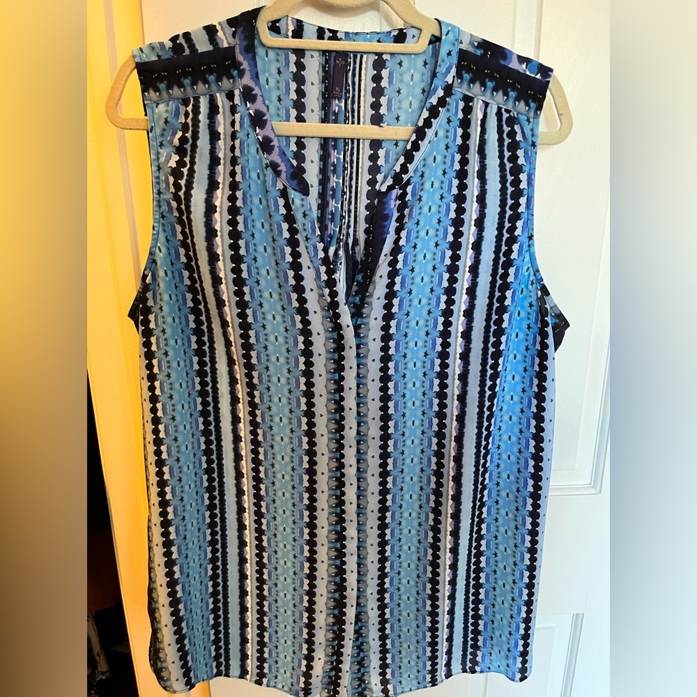 NYDJ sleeveless blouse, size XL. Excellent condition